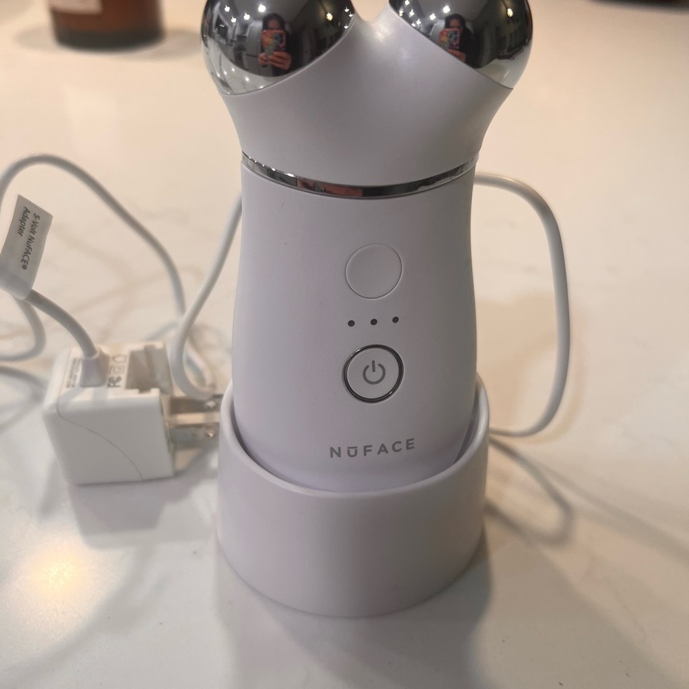 NuFACE Trinity White Facial Toning Device